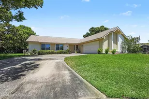 1335 Golf Vista Ct NE, Palm Bay, FL 32905 - Photo 10