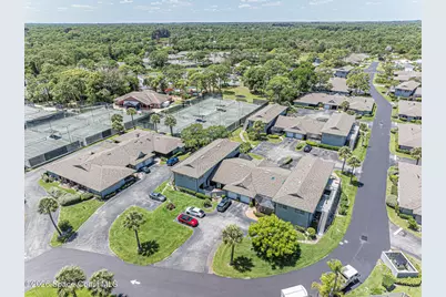 601 Centre Court SW #101, Vero Beach, FL 32962 - Photo 4