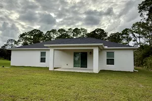 581 Toynbee Rd SW, Palm Bay, FL 32908 - Photo 2