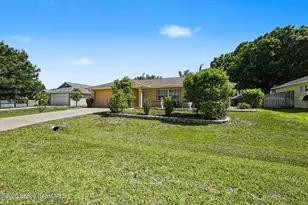 1410 Kaslo Cir NW, Palm Bay, FL 32907 - Photo 2