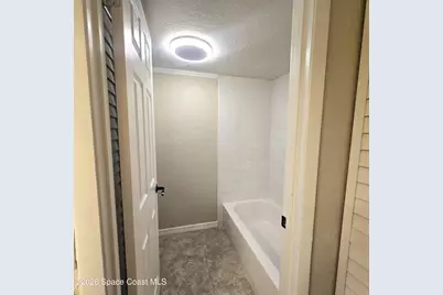 4014 Vista Oaks Circle NE, Melbourne, FL 32905 - Photo 20