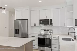 357 Galicia St SW, Palm Bay, FL 32908 - Photo 10