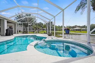 348 Gardendale Cir SE, Palm Bay, FL 32909 - Photo 2