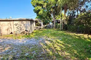 738 Lund Cir, Melbourne, FL 32901 - Photo 22