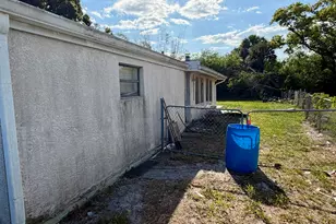 738 Lund Cir, Melbourne, FL 32901 - Photo 16