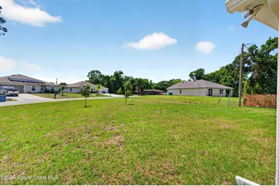 694 Airoso Road SE, Palm Bay, FL 32909 - Photo 6