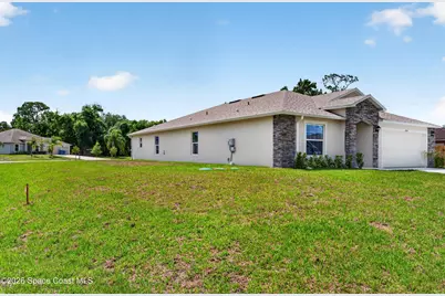 694 Airoso Road SE, Palm Bay, FL 32909 - Photo 4