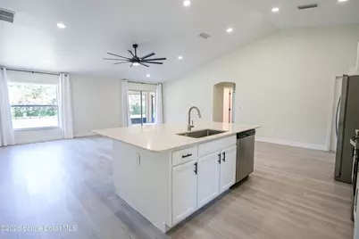 550 Brickell Street SE, Palm Bay, FL 32909 - Photo 6