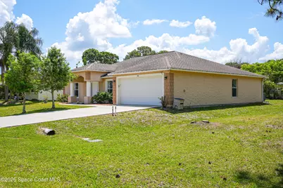 550 Brickell Street SE, Palm Bay, FL 32909 - Photo 2