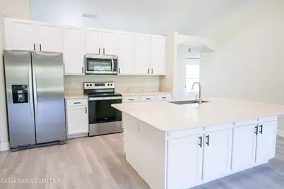 550 Brickell Street SE, Palm Bay, FL 32909 - Photo 8