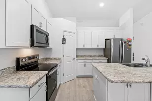 566 Forrest Hills Street SW, Palm Bay, FL 32908 - Photo 10