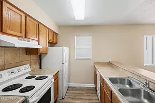 2414 Fox Hollow Dr, Titusville, FL 32796 - Photo 2