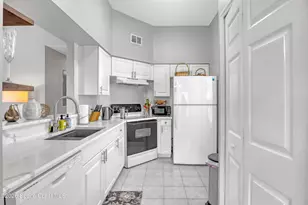 4881 Lake Waterford Way W, Melbourne, FL 32901 - Photo 12