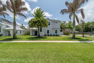 2093 Greenway Dr, Melbourne, FL 32901 - Photo 2