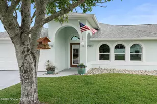 3784 Long Leaf Dr, Melbourne, FL 32940 - Photo 2