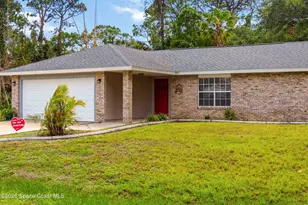 582 Sea Crest Ave SW, Palm Bay, FL 32908 - Photo 4