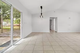 582 Sea Crest Ave SW, Palm Bay, FL 32908 - Photo 10