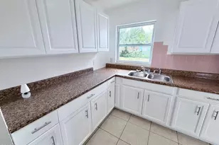 2107 Little John Rd, Melbourne, FL 32935 - Photo 12