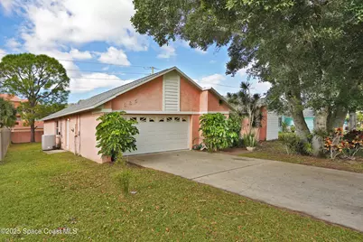 385 Island Oaks Place, Merritt Island, FL 32953 - Photo 2