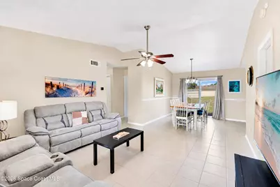 587 Tasco Avenue SW, Palm Bay, FL 32908 - Photo 4