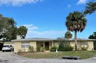 589 Hillside Ct, Melbourne, FL 32935 - Photo 2