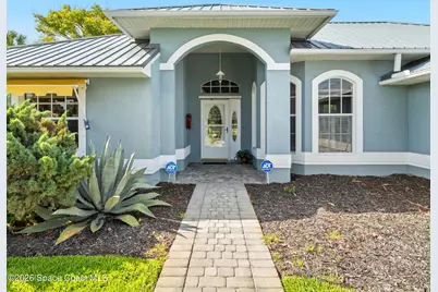 107 Larchmont Terrace W, Sebastian, FL 32958 - Photo 2