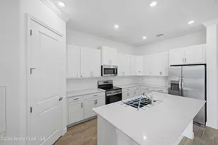 923 Veronese Place NW, Palm Bay, FL 32907 - Photo 4