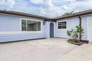 901 Beach Ln, Sebastian, FL 32958 - Photo 2