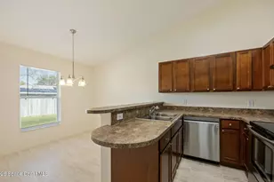 2082 Foxwood Dr, Melbourne, FL 32935 - Photo 4
