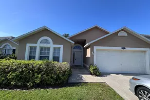 2180 Brookshire Cir, Melbourne, FL 32904 - Photo 1