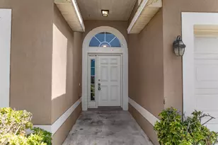 2180 Brookshire Cir, Melbourne, FL 32904 - Photo 2