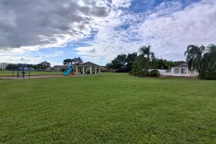 660 Wickham Lakes Dr, Melbourne, FL 32940 - Photo 22