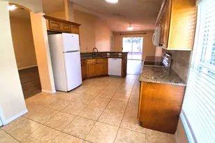 660 Wickham Lakes Dr, Melbourne, FL 32940 - Photo 2