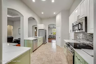 4239 Gardenwood Cir, Grant-Valkaria, FL 32949 - Photo 4