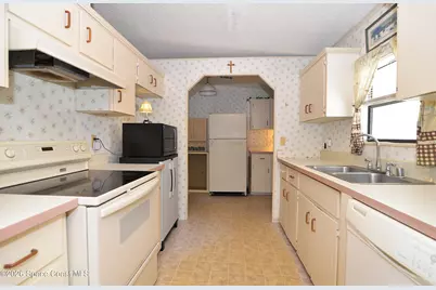 642 Periwinkle Circle, Barefoot Bay, FL 32976 - Photo 6