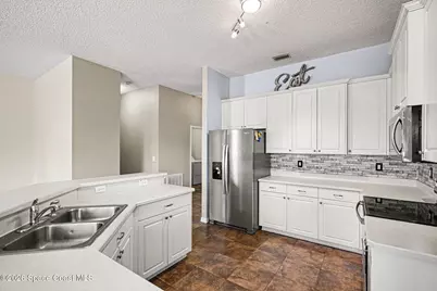 591 Dinner Street NE, Palm Bay, FL 32907 - Photo 4