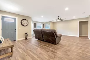 982 Waco Blvd SE, Palm Bay, FL 32909 - Photo 8