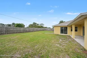 992 Coquina St SE, Palm Bay, FL 32909 - Photo 4