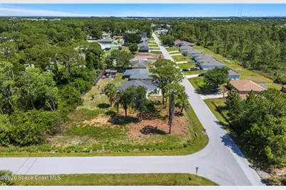 894 Underhill Avenue SE, Palm Bay, FL 32909 - Photo 4