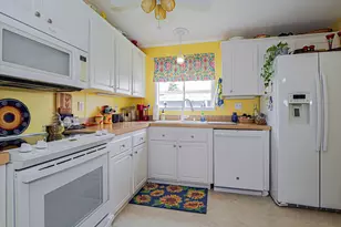 818 Thrush Cir, Barefoot Bay, FL 32976 - Photo 32