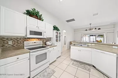 1104 Sedgewood Circle, Melbourne, FL 32904 - Photo 8