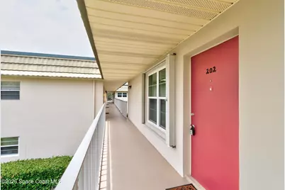 5 Vista Gardens Trail #202, Vero Beach, FL 32962 - Photo 2