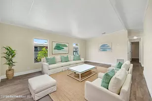 911 Hyacinth Cir, Barefoot Bay, FL 32976 - Photo 4