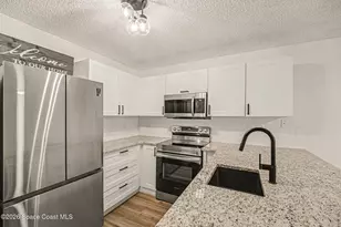 1011 Abada Ct NE, Palm Bay, FL 32905 - Photo 4