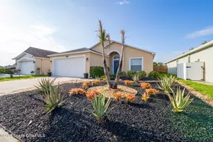 2049 Caledonia Pl, Melbourne, FL 32940 - Photo 2