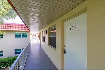 16 Vista Palm Lane #204, Vero Beach, FL 32962 - Photo 2