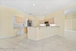 129 Island View Dr, Satellite Beach, FL 32937 - Photo 10