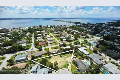 320 Palm Court, Indialantic, FL 32903 - Photo 2