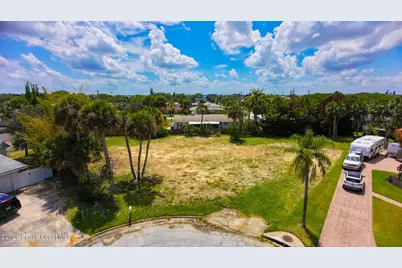 320 Palm Court, Indialantic, FL 32903 - Photo 2