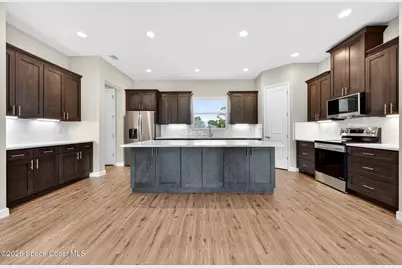 766 Starland Street SE, Palm Bay, FL 32909 - Photo 10